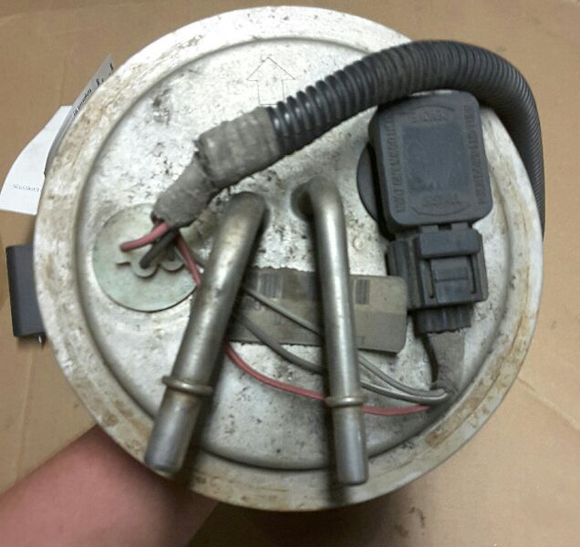 97 98 FORD EXPEDITION FUEL PUMP PUMP ASSEMBLY 4X4 70358