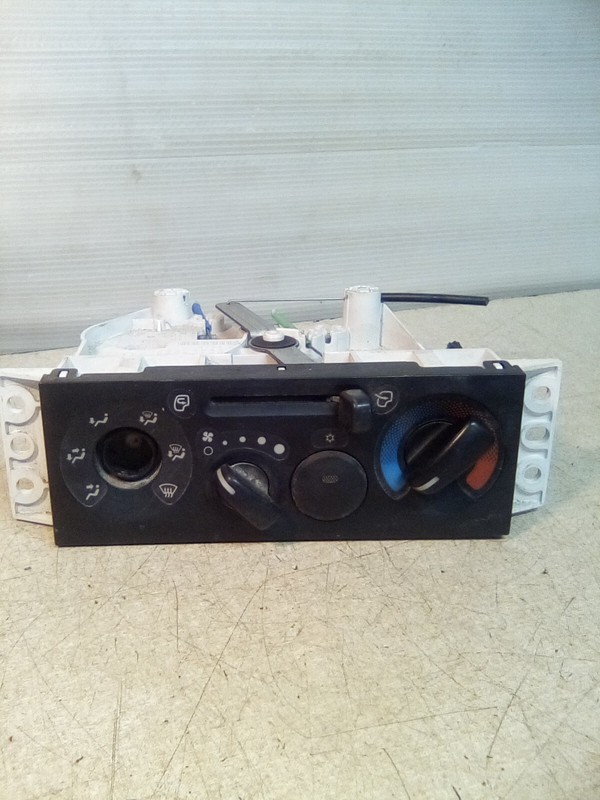 2019 Isuzu NPR Climate Control 356-9K8D, 5755-12B "MISSING KNOB"