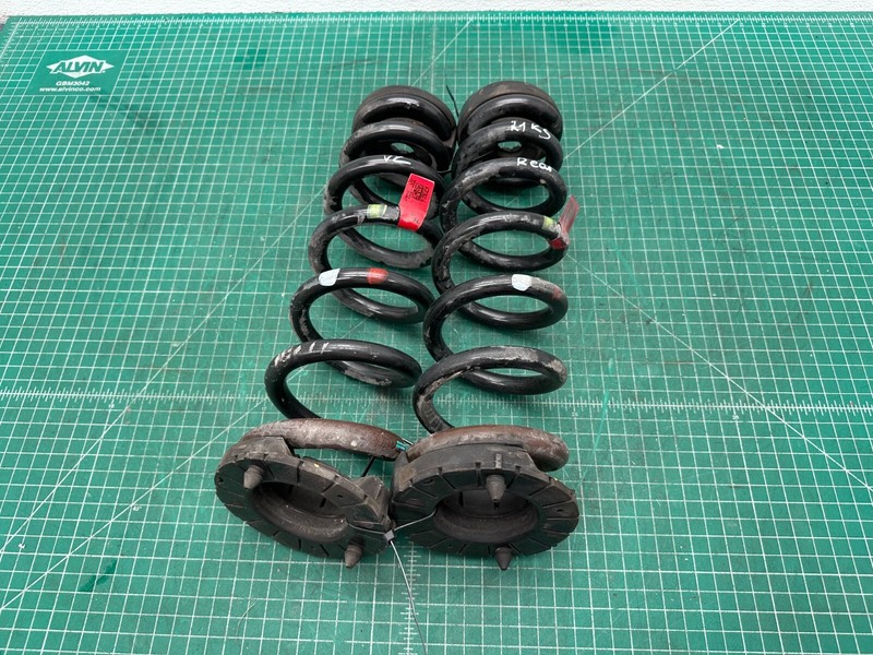 18-23 KIA STINGER - SUSPENSION REAR LEFT & RIGHT COIL SPRING SET OEM
