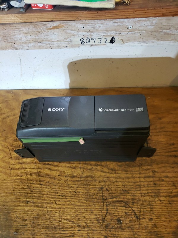 USED SONY CDX-415RF 10 Disc CD Changer 8293080