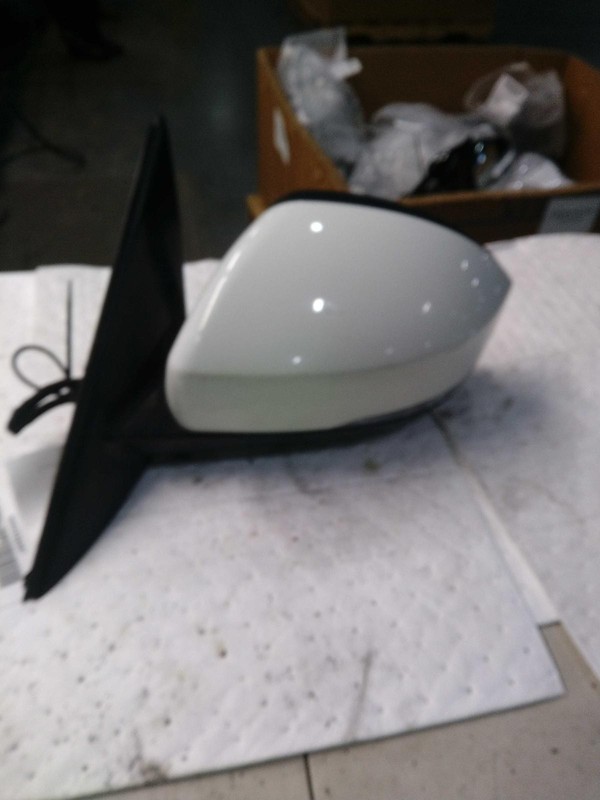 2015 Land Rover Range Rover Sport Left Door Mirror White OEM 596325 Used