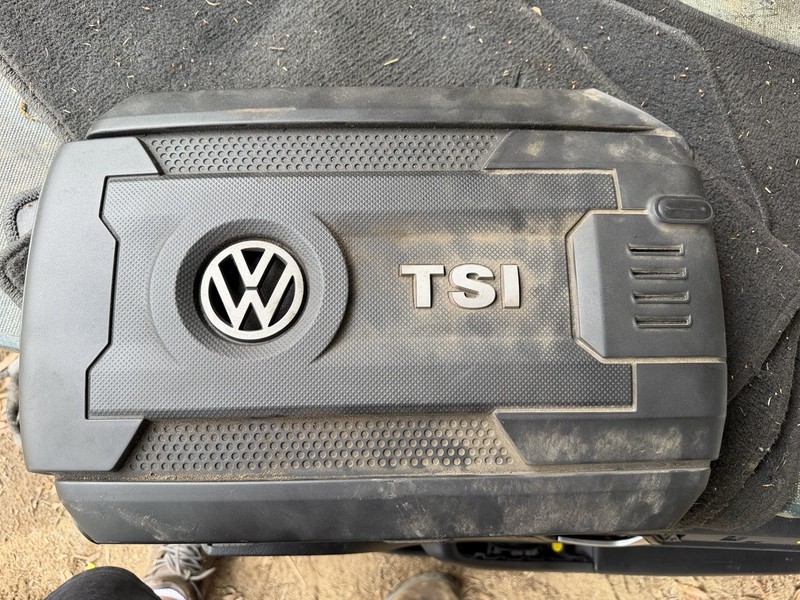 13-18 BEETLE JETTA PASSAT OEM 2.0 ENGINE APPEARANCE PLASTIC COVER