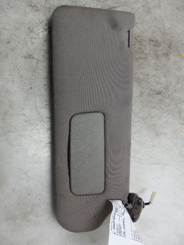 01 TOYOTA SEQUOIA PASSENGER RIGHT SUN VISORY WITH ILLUMINATION GRY-LA11