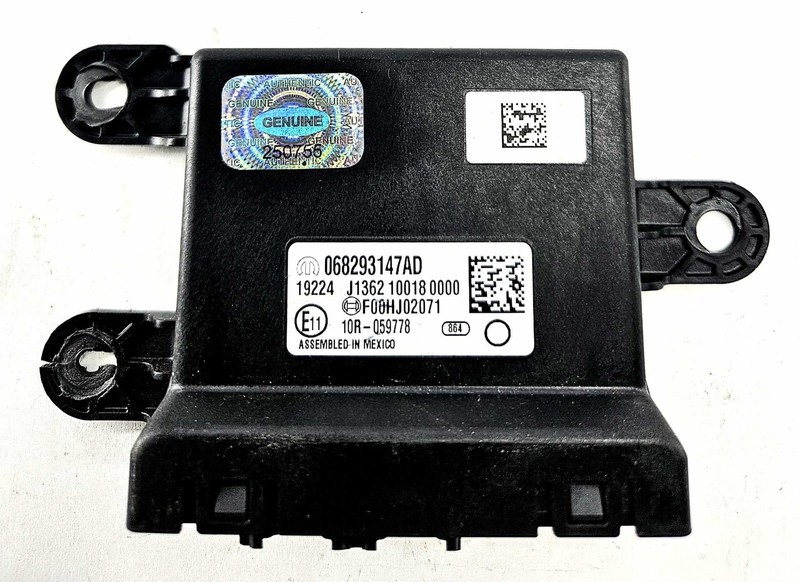 2017-2019 Chrysler 300 Driver Assist Park Assist Module OEM 068293147AD
