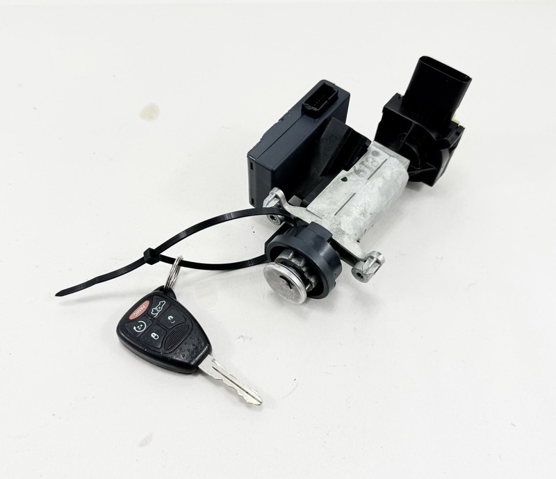 2011-2014 Chrysler 200 Ignition Cylinder Switch w/ Key OEM 05026162ASw/ VIN