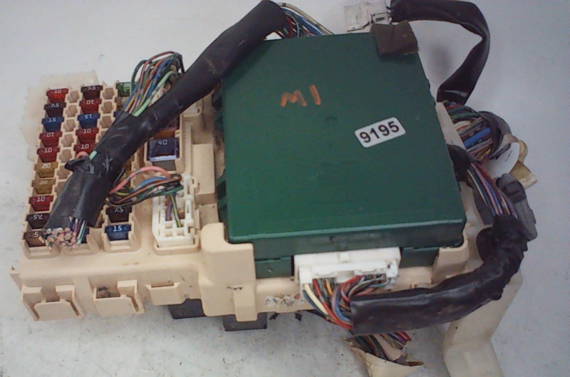 2000-2002 Toyota Avalon Multiplex Fuse Box Junction Panel Relay 89221-AC020 OEM