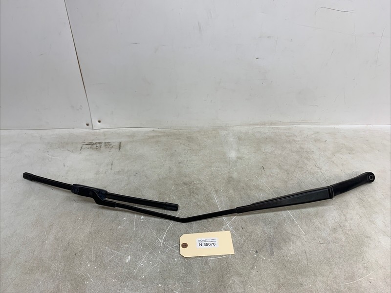 12-16 Tesla Model S WINDSHIELD WIPER ARM RIGHT PASSENGER 6005950-00-B 35070 U18