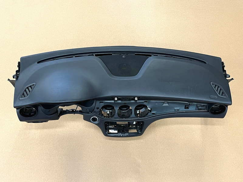 ⭐2014-2019 MERCEDES CLA250 INTERIOR DASHBOARD INSTRUMENT PANEL BLACK OEM LOT2631