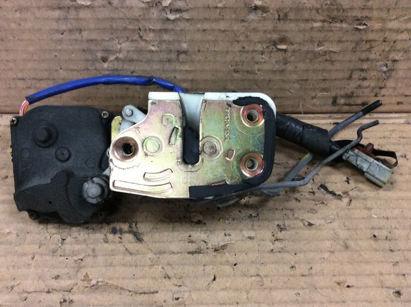 93 94 95 Civic 2DR EX Right Door Latch Power Lock Assy Used OEM
