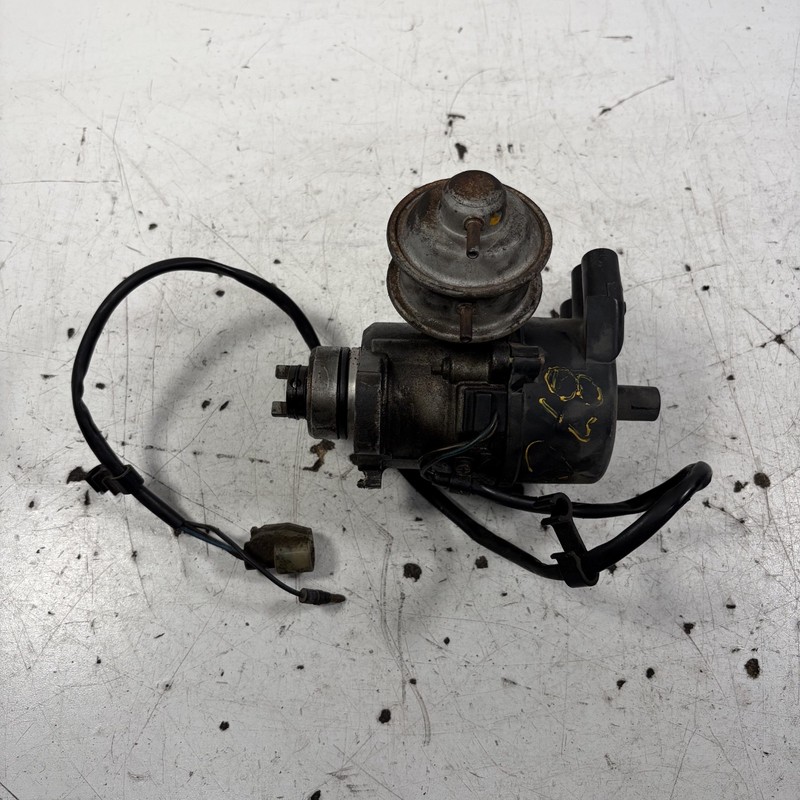 86-87 Honda Civic Distributor D4R85-17 OEM