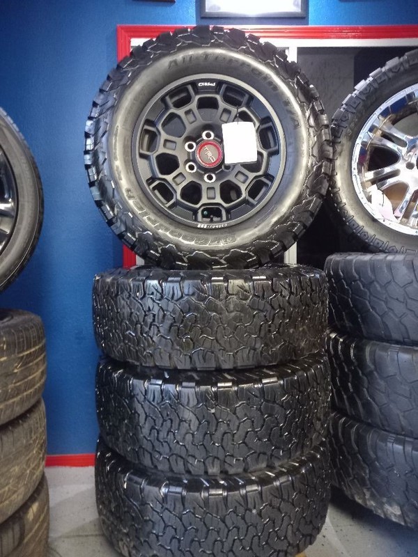 23 24 25 TOYOTA SEQUOIA TRD PRO 18X7-1/2 7 SPOKE BBS WHEEL SET BLACK