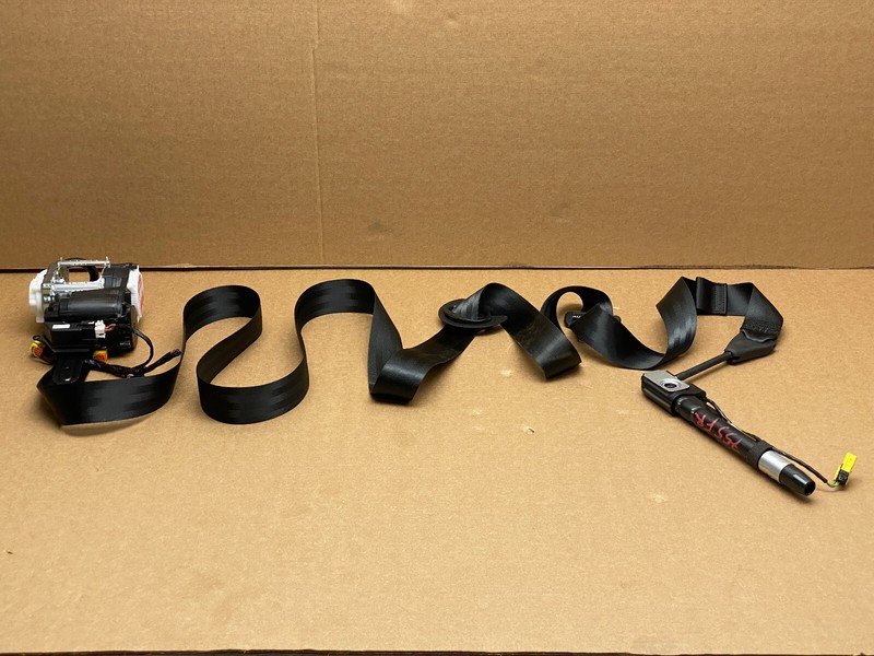 2022-2024 AUDI A3 FRONT RIGHT PASSENGER SIDE SEAT BELT RETRACTOR OEM LOT755