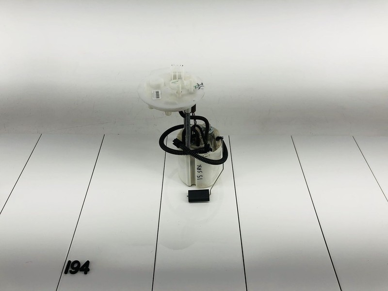 10-16 CADILLAC SRX 3.6L FLEX TANK RESERVOIR FUEL PUMP W/ LEVEL SENSOR OEM