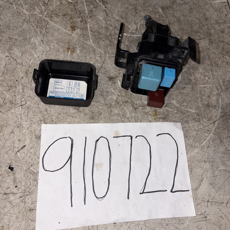2007-2009 Lexus RX350 Engine Relay Fuse Box Assembly OEM