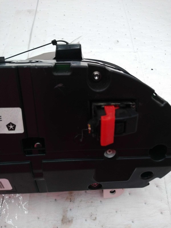 2019 Jeep Cherokee Speedometer Gauge OEM Green 110K Miles - NJ25-25266-637555