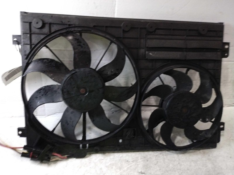 Used Engine Cooling Fan Motor fits: 2015 Volkswagen Passat Fan Assembly 1.8 Grad