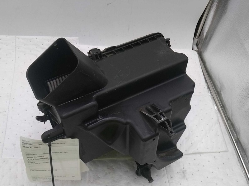 Used Air Cleaner Assembly fits: 2016 Nissan Altima Sdn 2.5L 4 cylinder Grade C