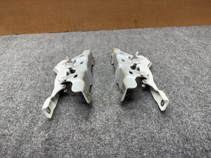 GENESIS G80 2021-2025 OEM LEFT AND RIGHT HOOD HINGES BRACKETS ASSEMBLY (PAIR)
