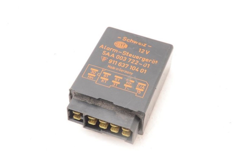 1983-1985 PORSCHE 944 2.5L ANTI THEFT CONTROL MODULE 91163710401