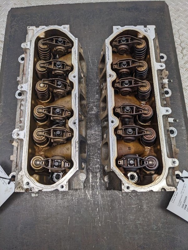 Cylinder Head Pair / Set 4.3L Fits 14-16 SIERRA 1500 PICKUP 1172720