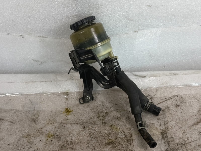 01-06 LEXUS UCF30L LS430 POWER STEERING FLUID RESERVOIR BOTTLE TANK W MOUNT OEM