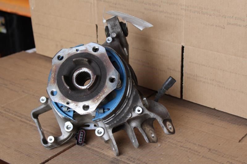 2017 PORSCHE PANAMERA RIGHT PASSENGER REAR SPINDLE KNUCKLE HUB 971505436E