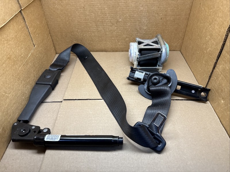 13-17 Encore 15-16 Trax Front Right Passenger Side Seat Belt Seatbelt Retractor