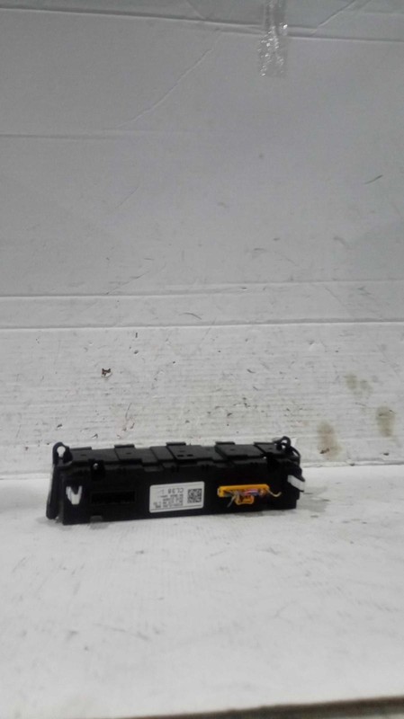 2022 Hyundai Santa Fe A/C Selector Switch OEM 97250CL350RRB Black 51K Miles