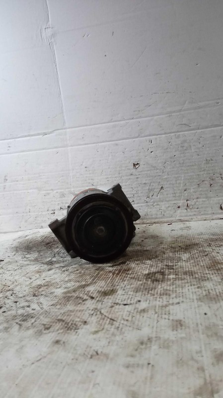 2018 Nissan Rogue Sport A/C Compressor OEM 926004BA1A 104K Miles Grey