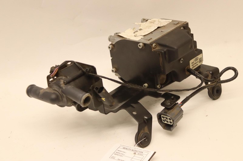 2017-2022 RANGE ROVER L405 3.0L DIESEL ENGINE PRE-HEATER COOLANT PUMP OEM