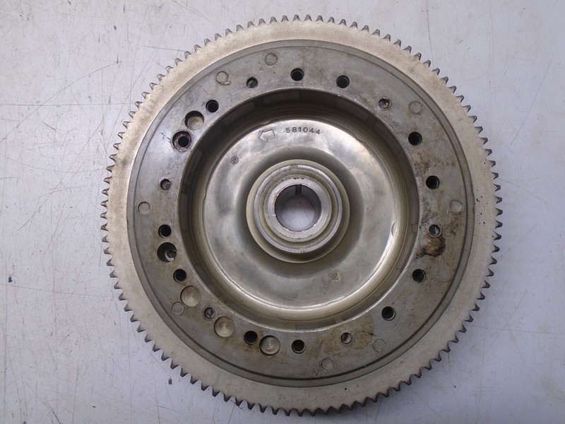 Q2 581044 OMC Johnson Outboard Flywheel 581044 580145