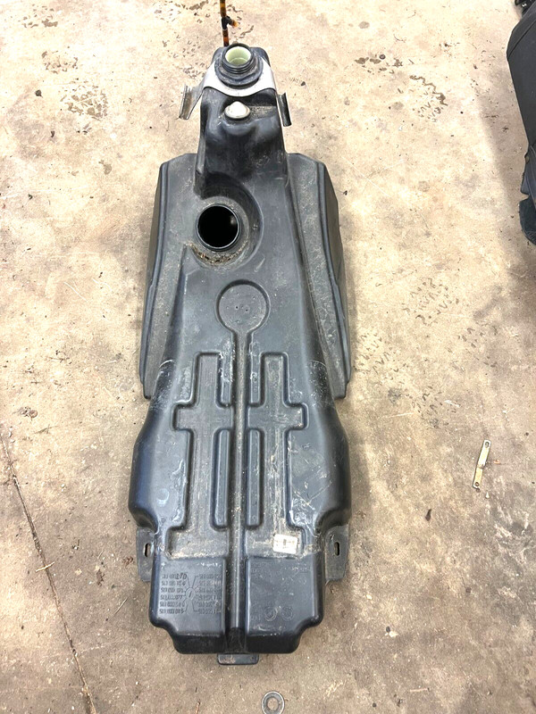 SKIDOO REV RENEGADE 600 H.O. SDI FUEL TANK 513033085