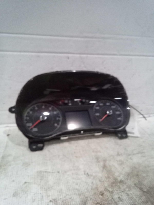 2018 GMC Acadia Speedometer Gauge OEM White 84351284 96K Miles