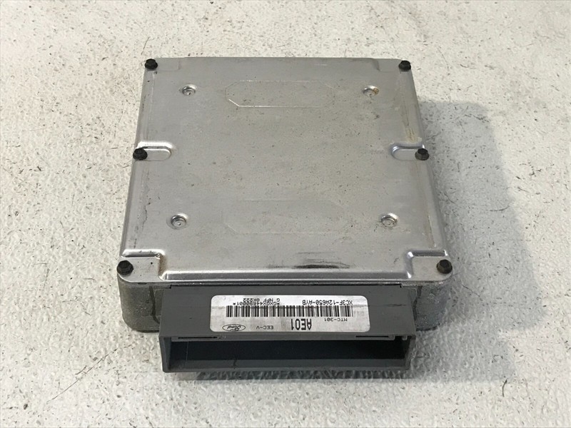 99 1999 Ford F250 Truck Engine ECU Control Module OEM XC37-12A650-AYB