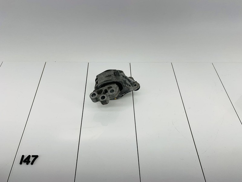 14-19 FIAT 500L 1.4L L4 GAS ENGINE MOTOR MOUNT SUPPORT BRACKET OEM