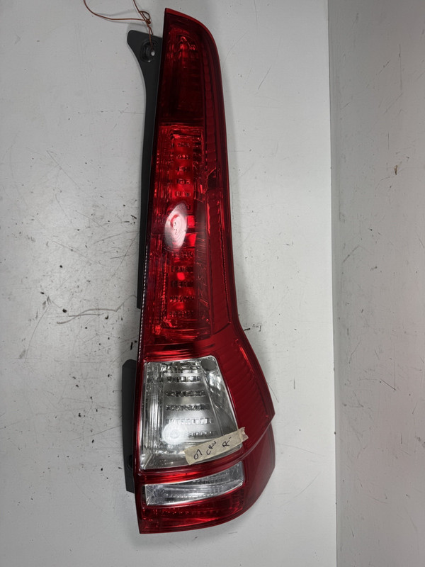 07-011 Honda CR-V Right Tail Light Assembly 33551-SWA-A02 OEM