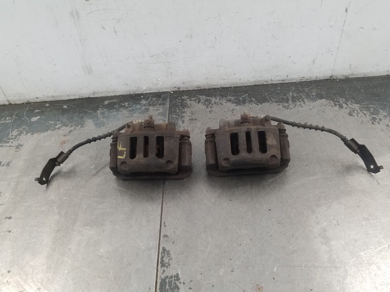 2002 Grand Marquis / Crown Vic Victoria Front Brake Calipers #9286 P3