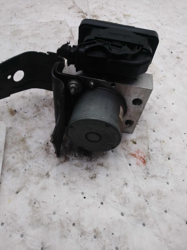Used ABS Pump and Motor Assembly fits: 2019 Jeep Cherokee assembly includes modu