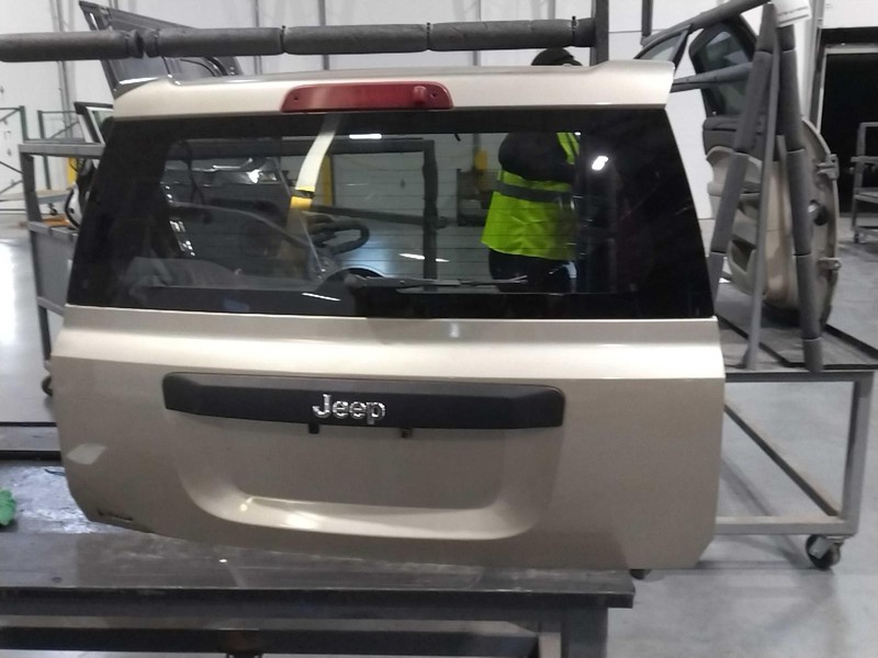 Used Deck Lid fits: 2009 Jeep Patriot privacy tint glass w/o rear view camera Gr