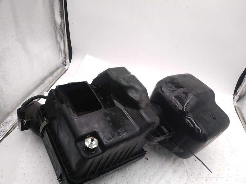 2009 Subaru Legacy Air Cleaner Assembly OEM 46052AG05B Used 121K Miles