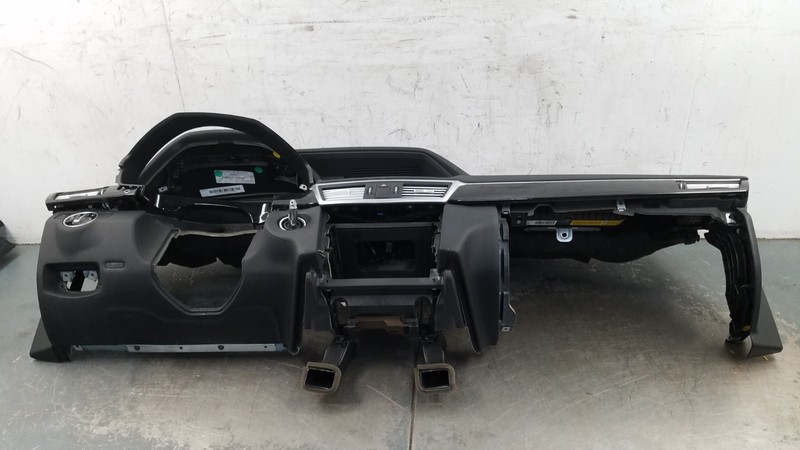 2011 Mercedes Benz AMG E 63 Dash Panel #6599 P4
