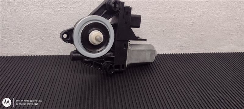 11-20 Jeep Grand Cherokee Front Left Driver Power Window Motor OEM 68079283AB