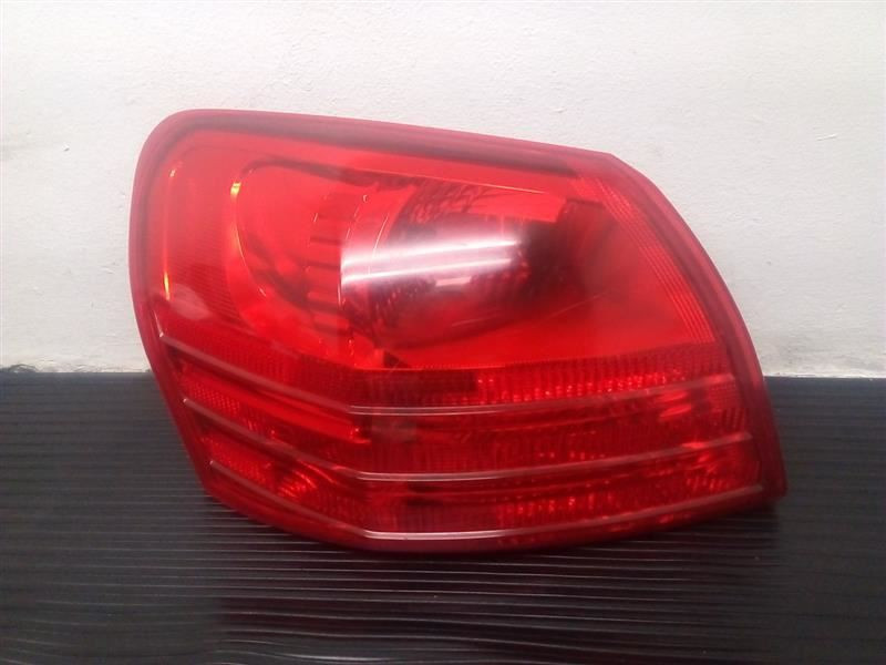 08-13 Nissan Rogue Left Driver Tail Light Lamp Quarter Mounted OEM 26555-JM00A