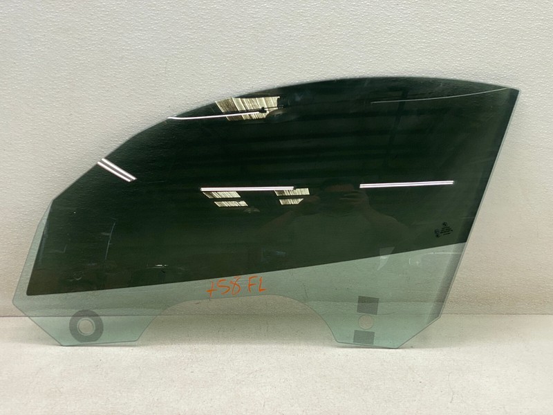 2009-2016 BMW Z4 FRONT LEFT DRIVER SIDE WINDOW GLASS OEM LOT758