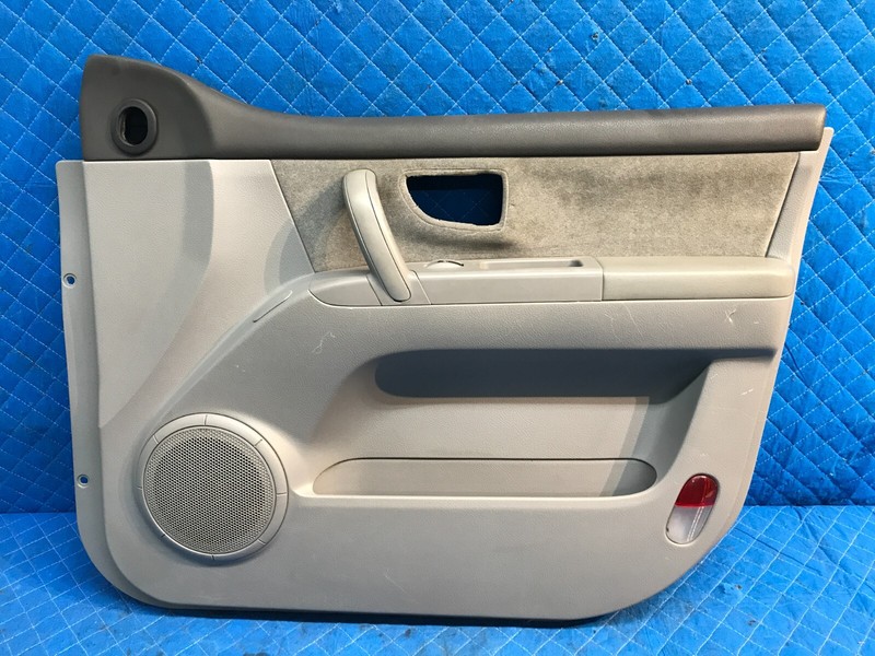 07 08 KIA SORENTO Front Right Passenger Side Door Trim Panel OEM Gray
