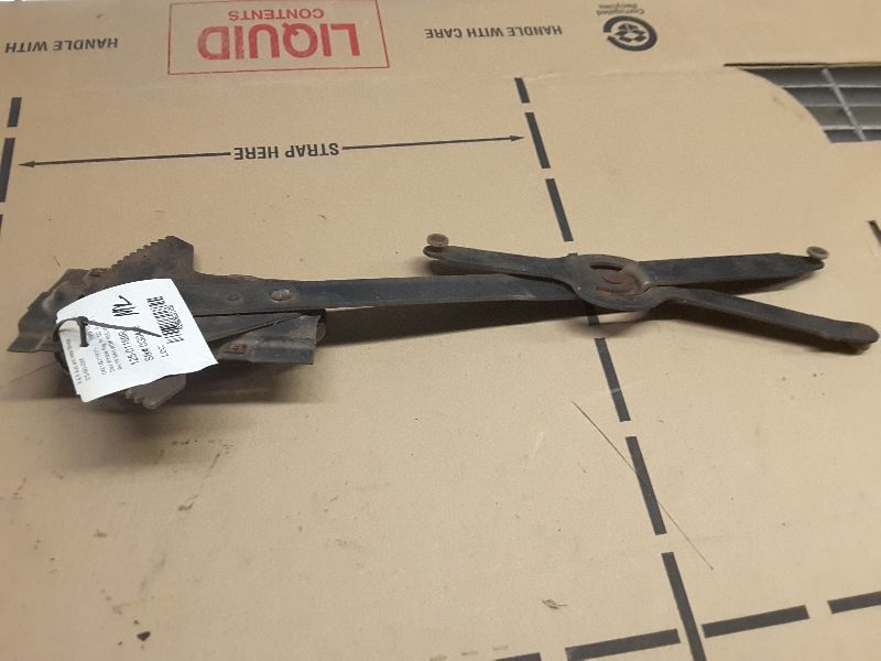 72 CHEVY 20 PICKUP R. FRT WINDOW REGULATOR 63140