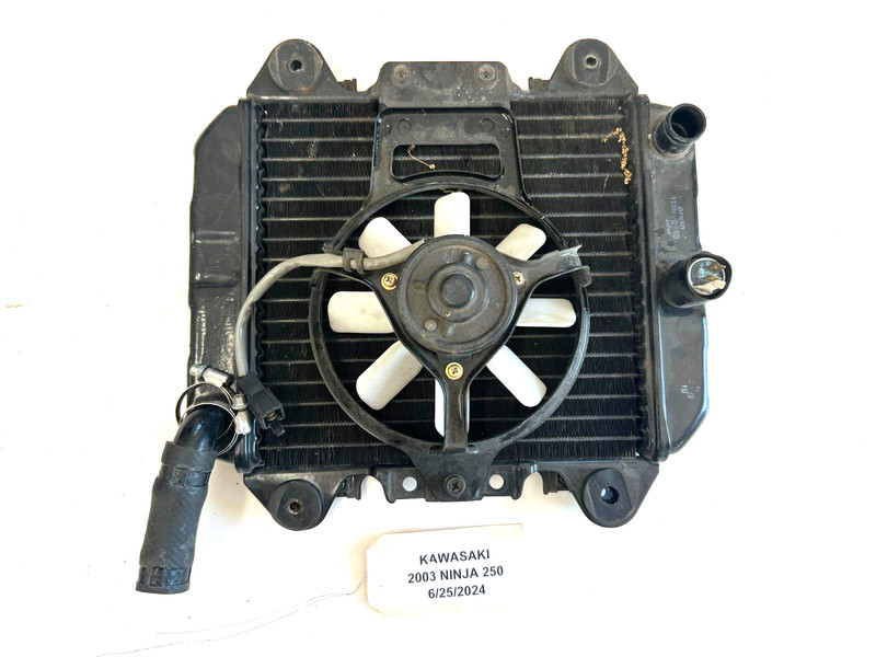 03 KAWASAKI 250R OEM RADIATOR AND FAN ASSU 39060-1087