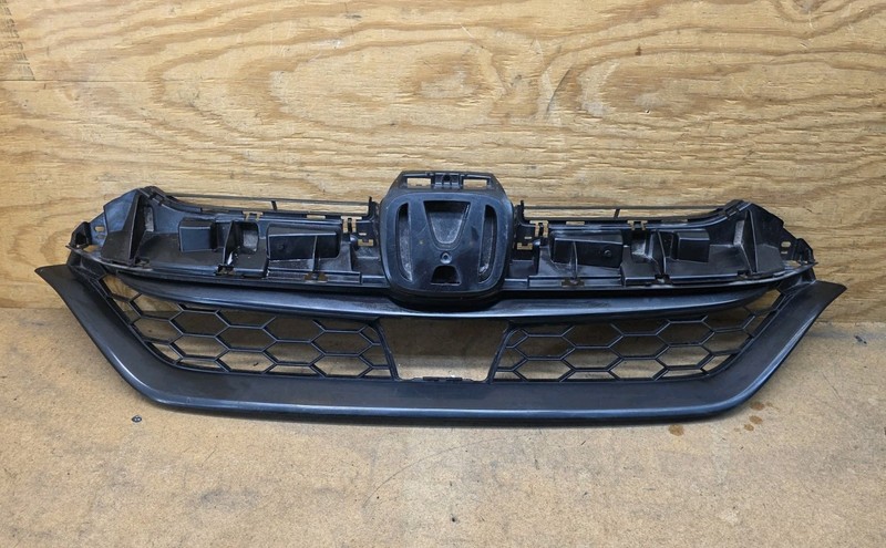 2017 2018 2019 2020 2021 Honda CRV Front Upper Grille OEM 71121-TLA-A100