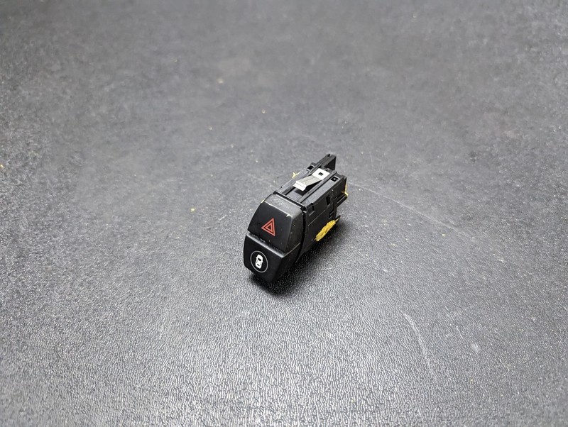 Emergency Hazard & Door Lock Control Switch 2022 BMW X1 61319423268 2016 - 2021