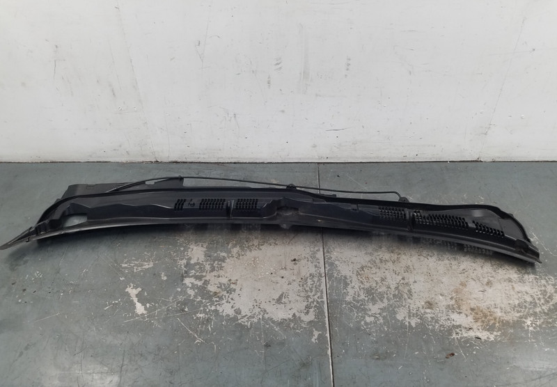 2003 03 04 Mercury Marauder Windshield Cowl #5819 X1